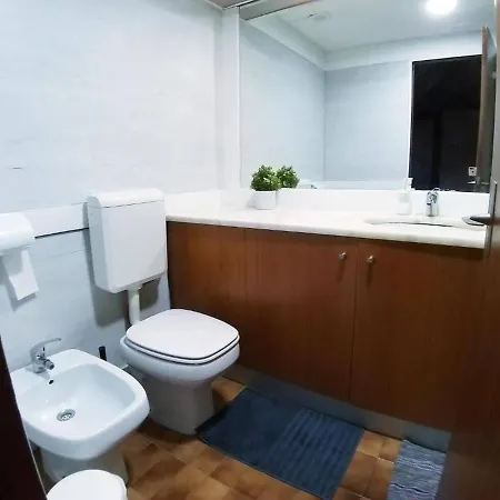 Room In Apartment - Theorynomad Quarto Duplo Central Лиссабон