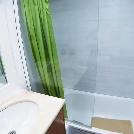 Room In Apartment - Theorynomad Quarto Duplo Central Guest house *